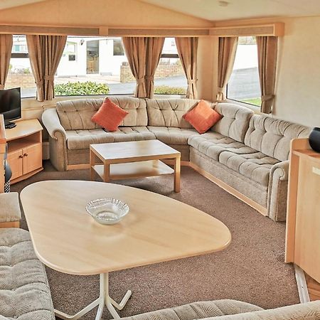 Grondre Holiday Park Clynderwen Exterior photo